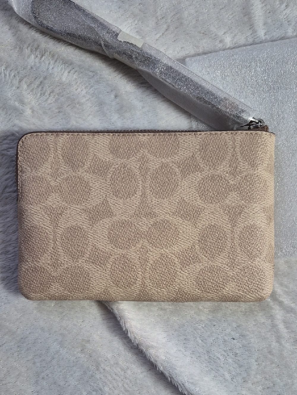 Coach Signature Wristlet NWT - Picture 3 of 9